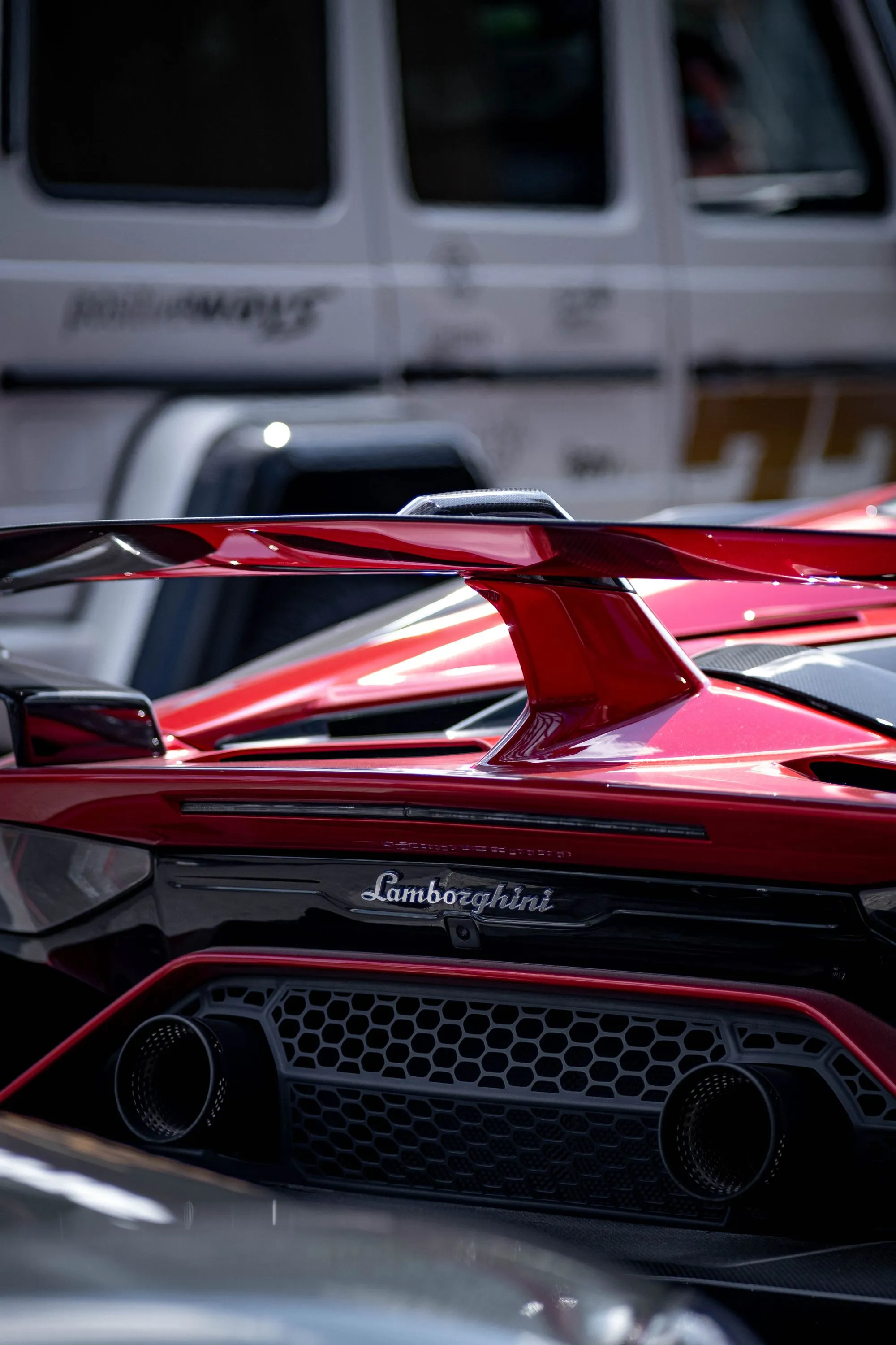 Lips, Splitters & Skirts