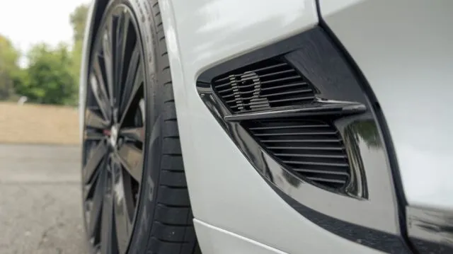 Bentley Continental GTC Speed White PPF Fender Vent W12 Badge Detail