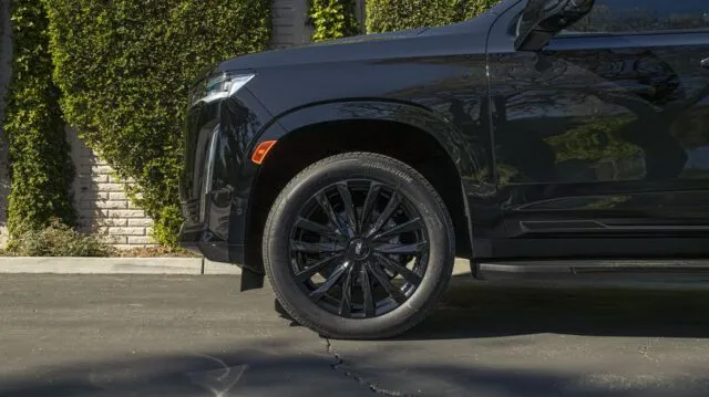 Cadillac Escalade ESV Gloss Black PPF Black Wheel Bridgestone Tire Fender Detail