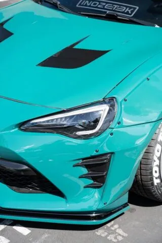 Toyota 86 Teal Chrome Vinyl Wrap Carbon Mirror Side Detail