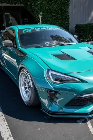 Toyota 86 Teal Chrome Vinyl Wrap Gran Turismo Windshield Detail